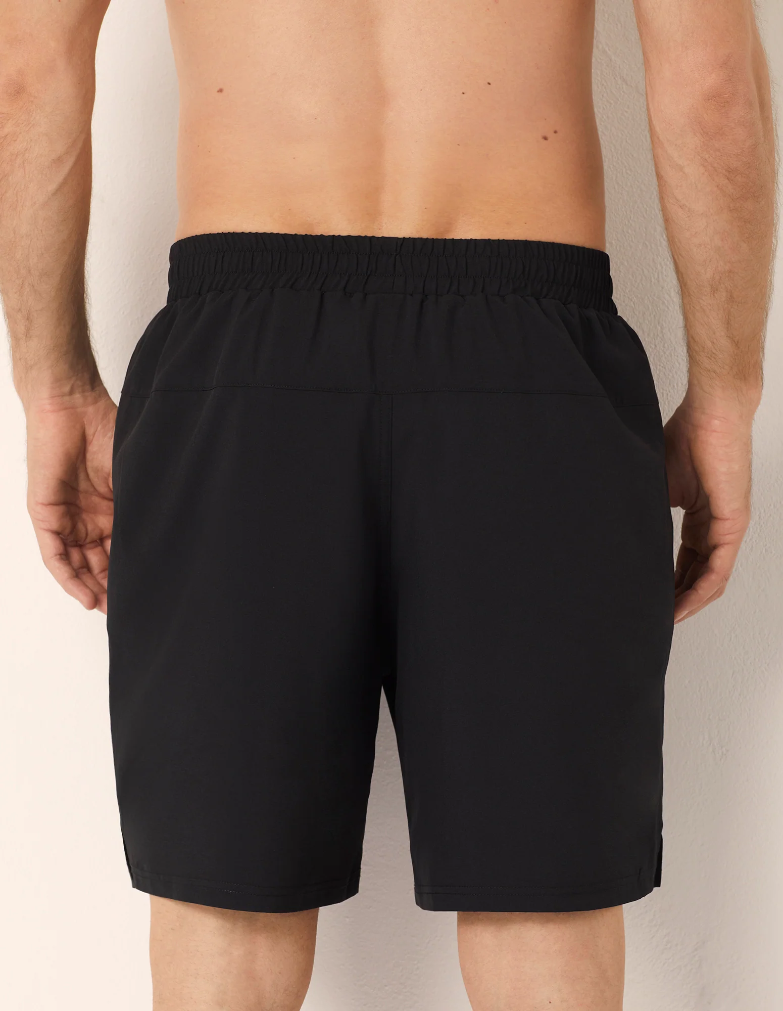 Bermuda materiale tecnico elasticizzato con logo Yamamay Sport - Image 4