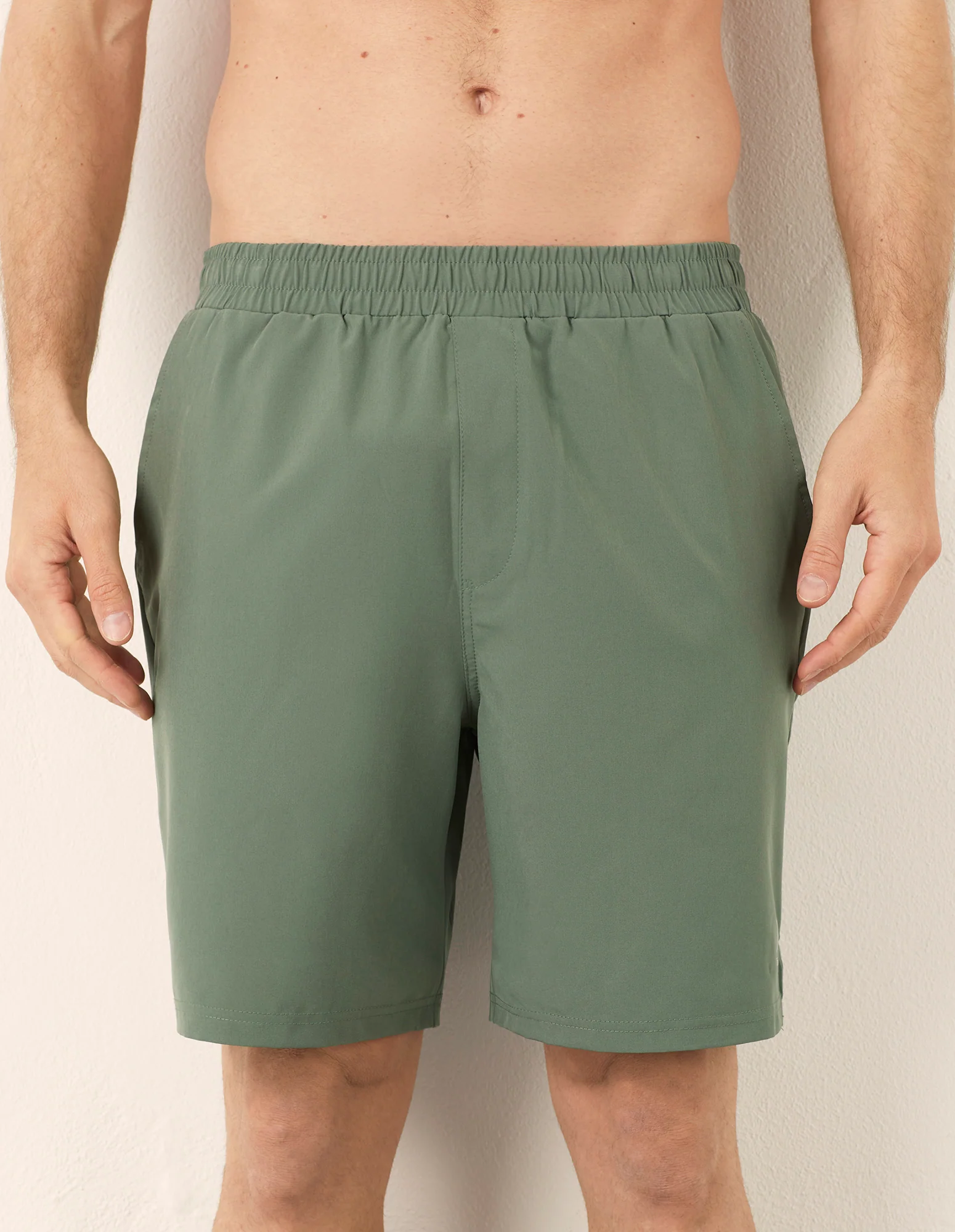 Bermuda materiale tecnico elasticizzato con logo Yamamay Sport - Image 7
