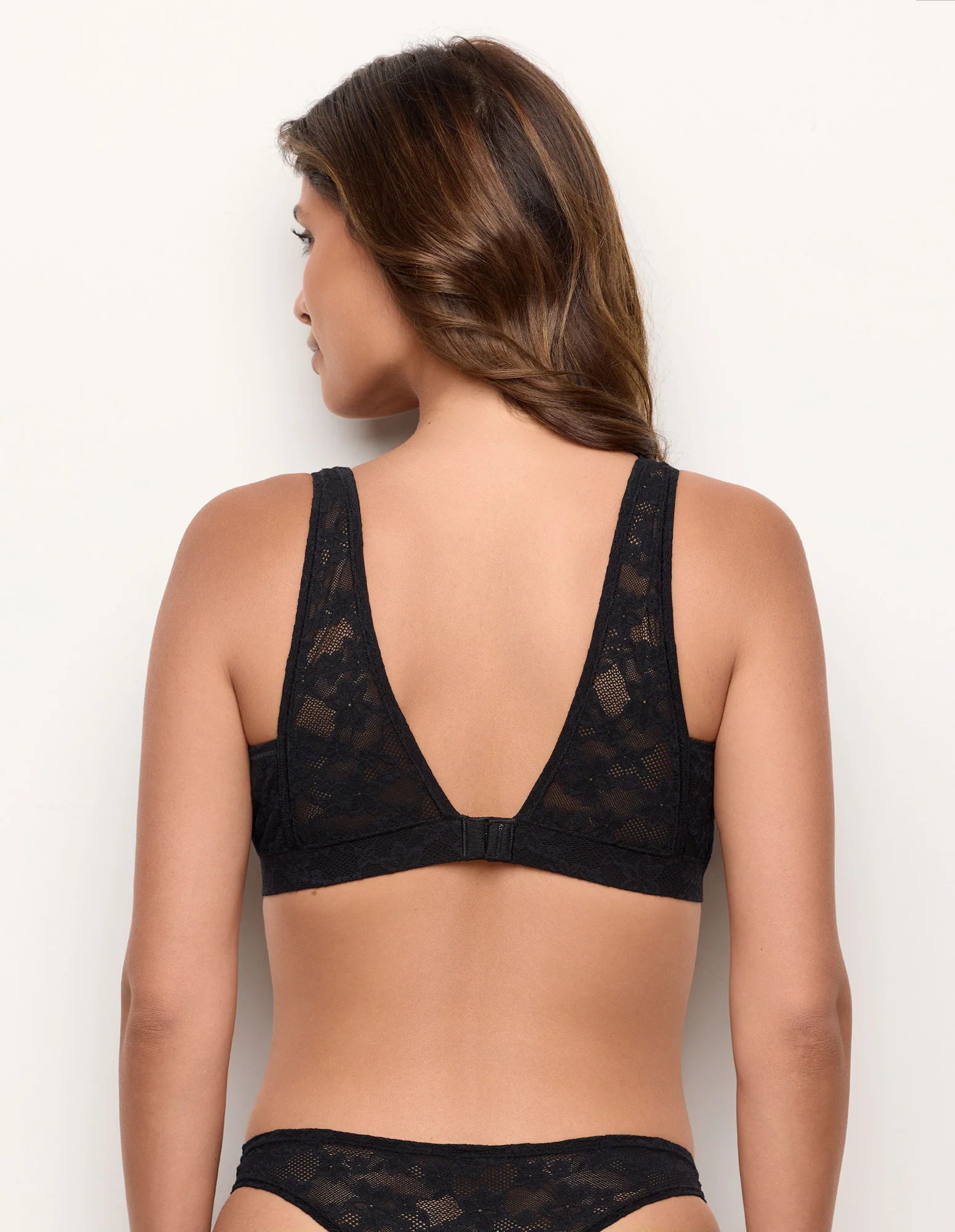 Bralette sfoderata in pizzo elasticizzato nero Stretch Lace - Image 3