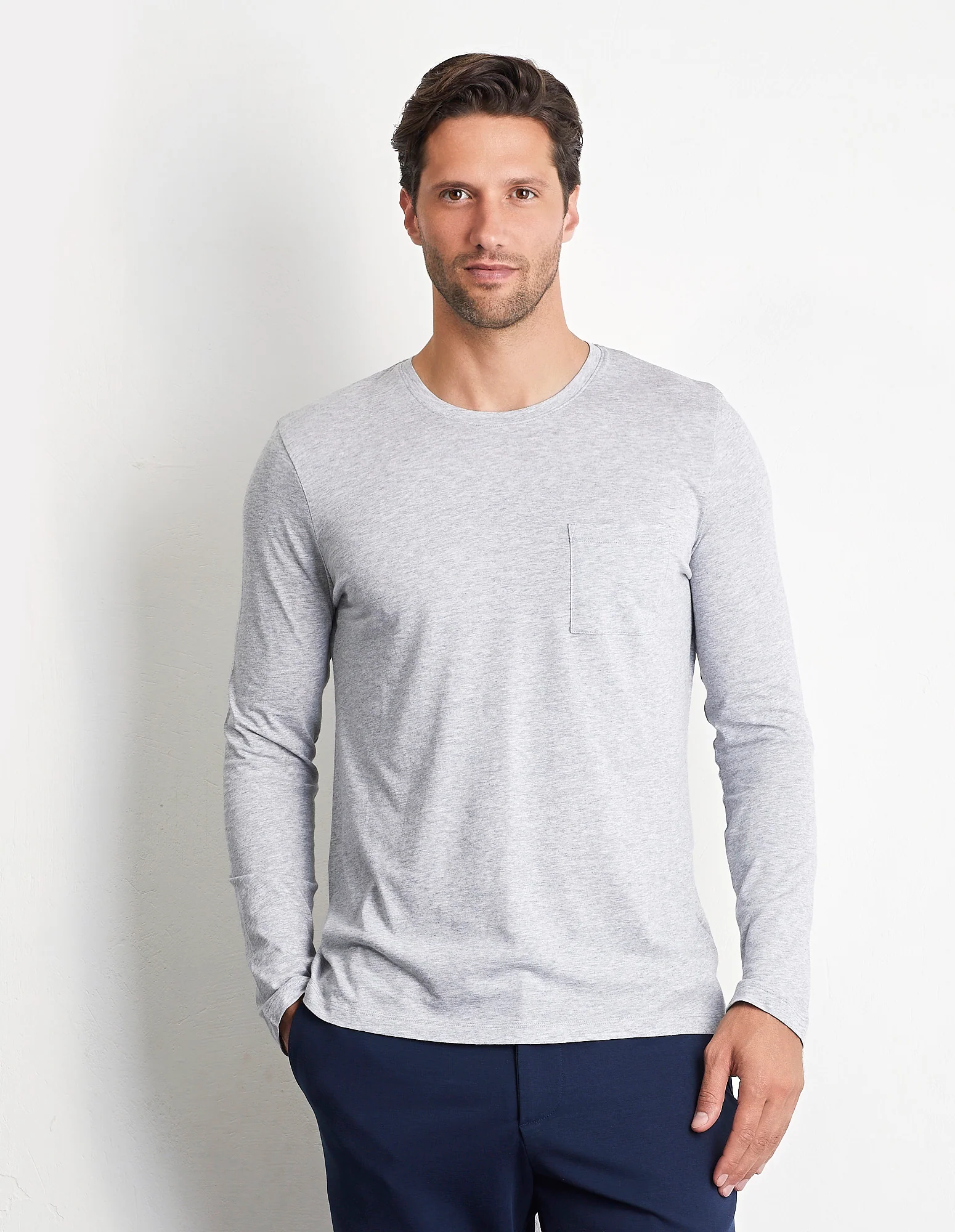 Maglia manica lunga girocollo con taschino in cotone Supima Luxury - Image 17
