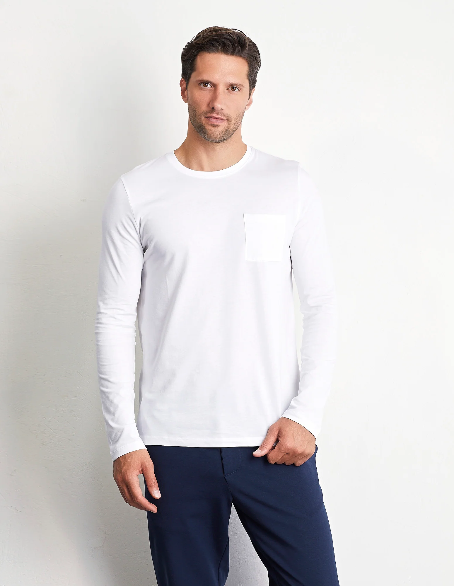 Maglia manica lunga girocollo con taschino in cotone Supima Luxury - Image 2