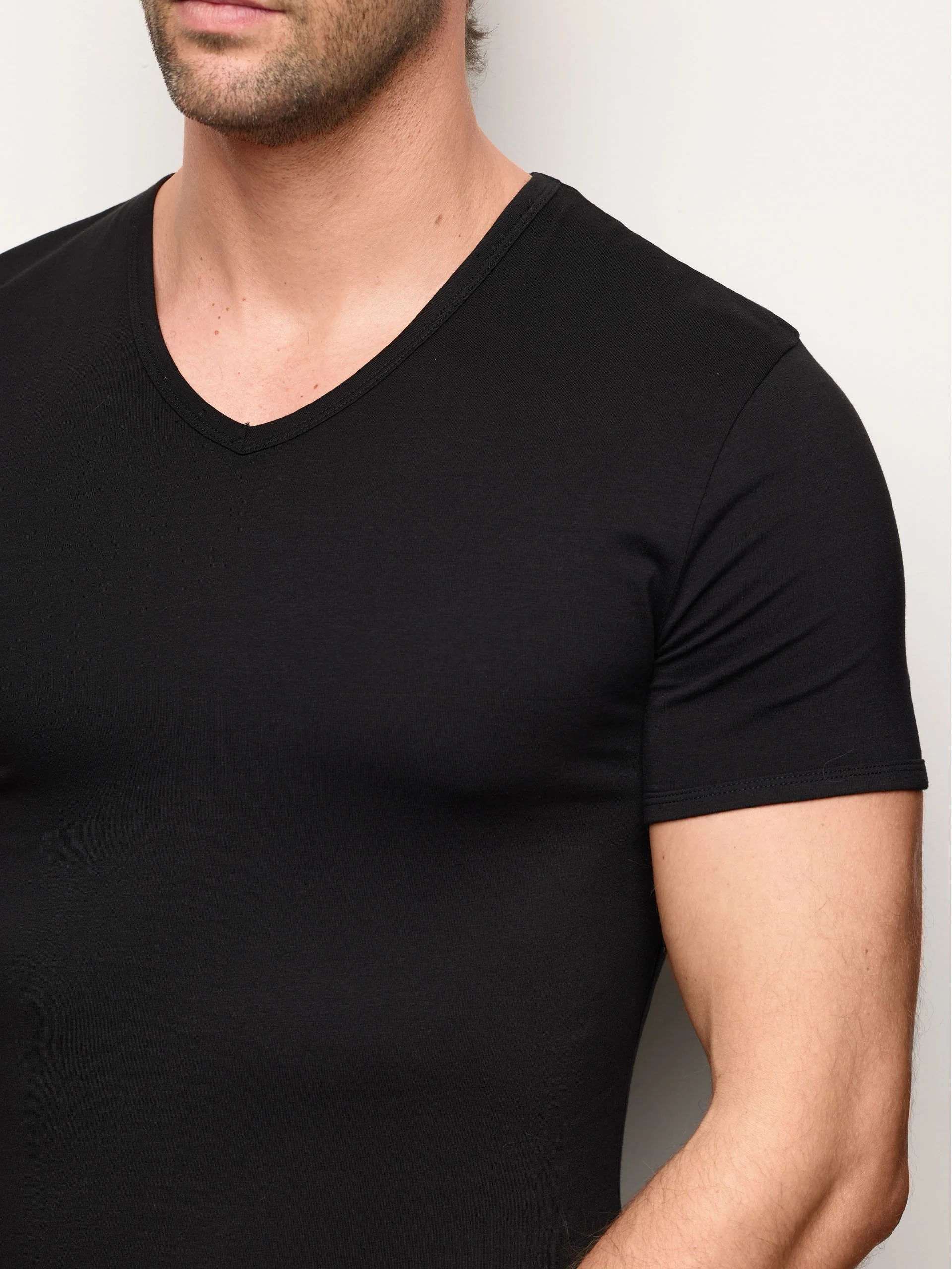Maglia scollo a V uomo in cotone Supima Luxury - Image 4